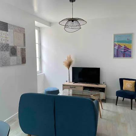 2 Chambres, 50 M Et Commerces Et Parking 公寓