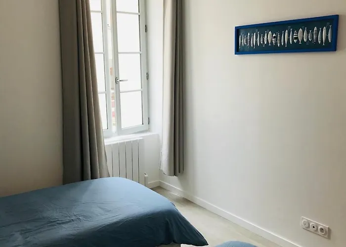 2 Chambres, 50 M Et Commerces Et Parking 公寓 *