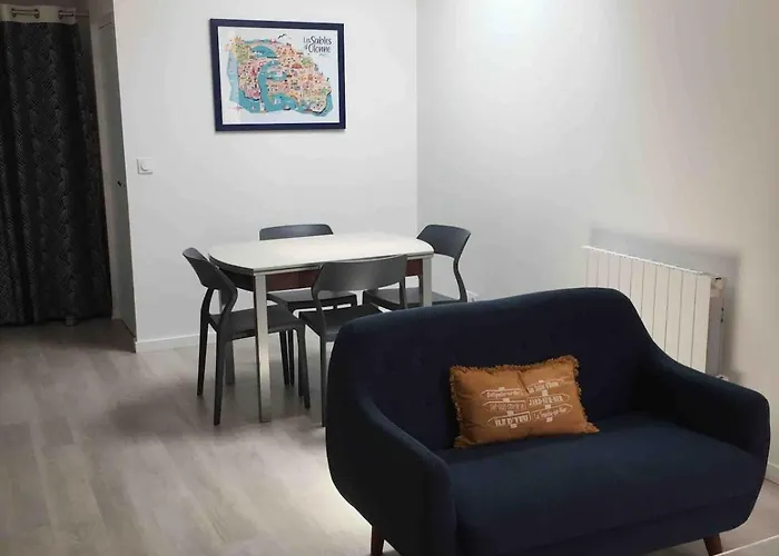 2 Chambres, 50 M Et Commerces Et Parking 公寓