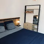 2 Chambres, 50 M Et Commerces Et Parking Apartment *