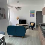 2 Chambres, 50 M Et Commerces Et Parking * Les Sables-d'Olonne