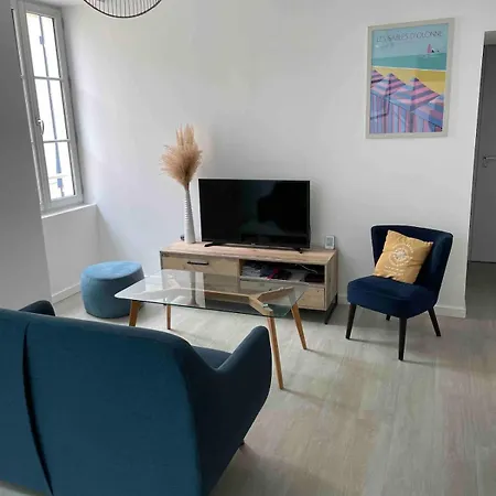 2 Chambres, 50 M Et Commerces Et Parking