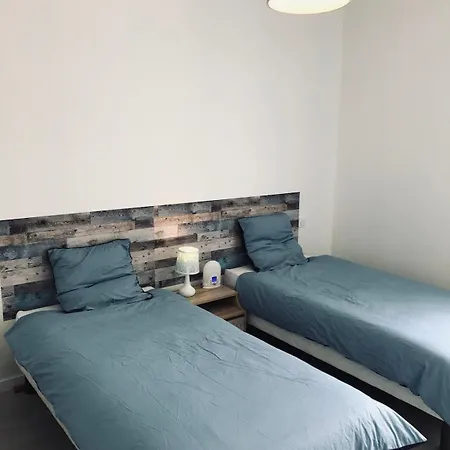 Apartment 2 Chambres, 50 M Et Commerces Et Parking *