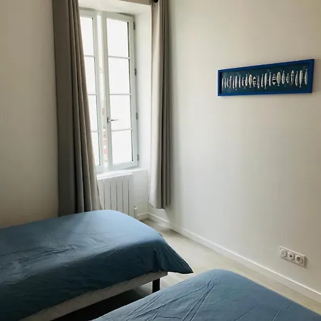 2 Chambres, 50 M Et Commerces Et Parking شقة *
