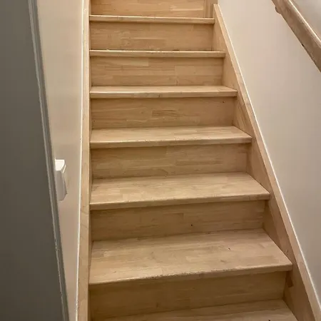 2 Chambres, 50 M Et Commerces Et Parking *