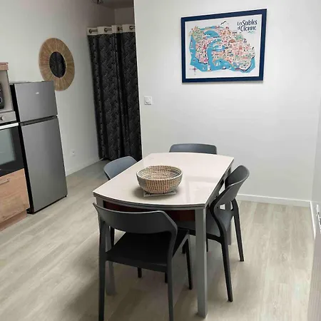 2 Chambres, 50 M Et Commerces Et Parking لي سابلِ دولونْ