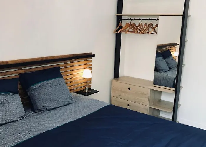 2 Chambres, 50 M Et Commerces Et Parking Apartment *