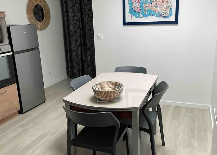 2 Chambres, 50 M Et Commerces Et Parking Les Sables-d'Olonne