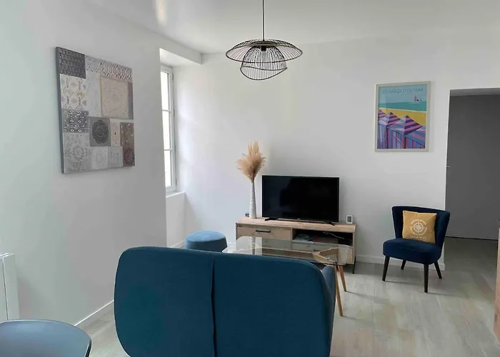 2 Chambres, 50 M Et Commerces Et Parking Apartment